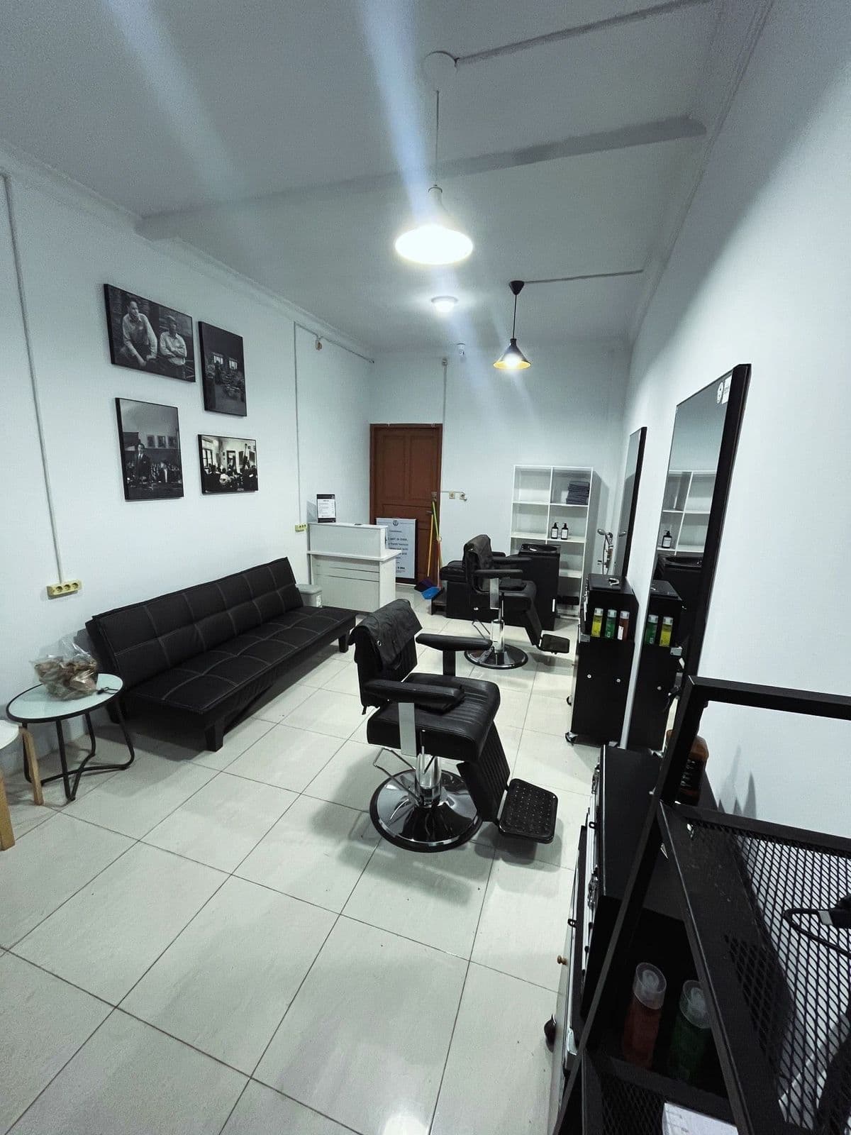 Interior Senshi Barbershop Perumnas 1, foto 3